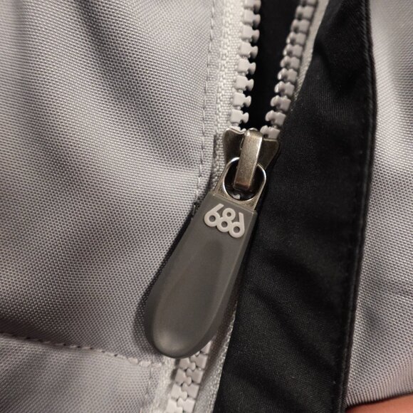 686 Youth XL Insulated Waterproof Snowboard/Ski Jacket – Black/Red/Gray - Picture 8 of 13